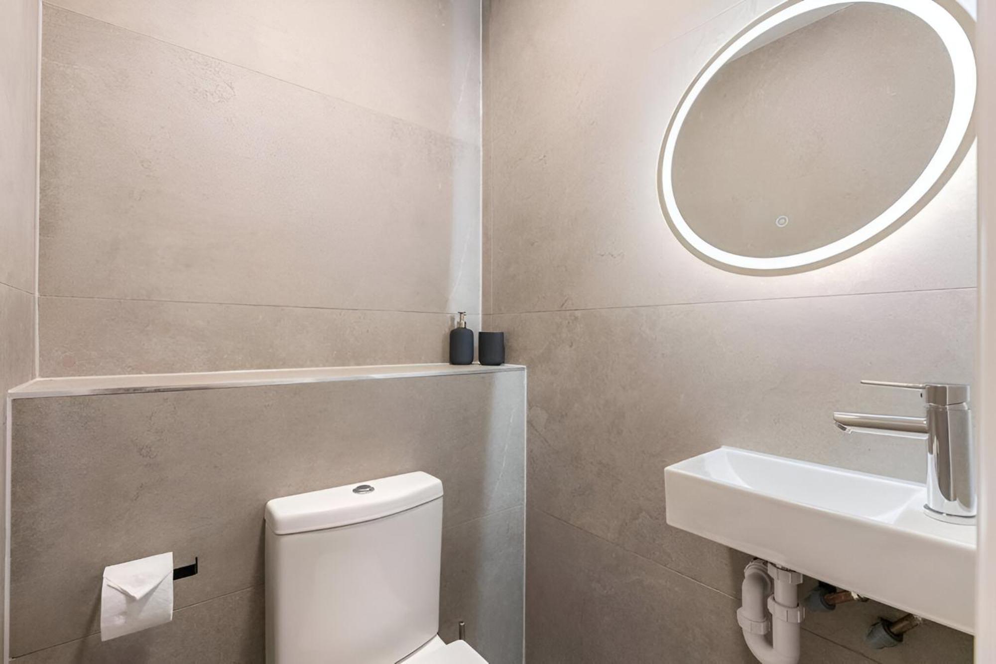 Earthy Elegance Stylish 4br For Urban Escapes Appartement Londres